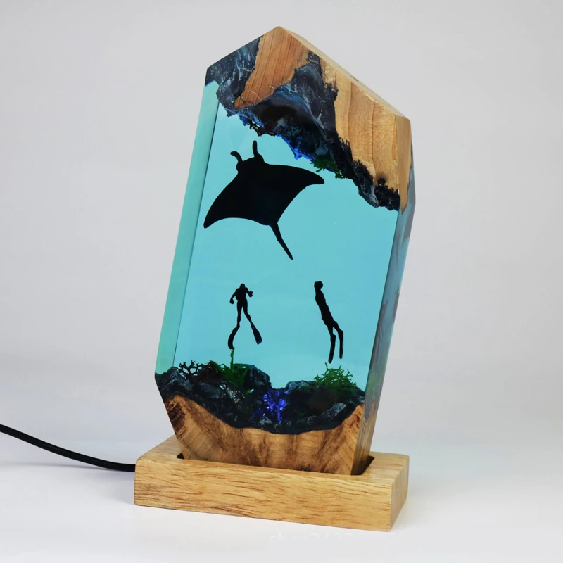 Resin Lamp Ocean Theme Night Light Creative Art Decoration Divers Manta Ray Landscape Table Lamp USB Charging