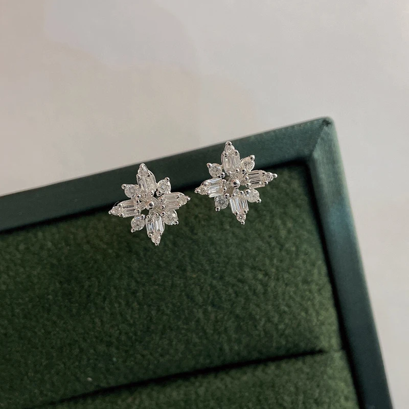 Aazuo 18K Pure Solid White Gold Natrual Diamonds 0.30ct Snowflake Stud Earrings Gifted For Women Wedding Birthday Party Au750