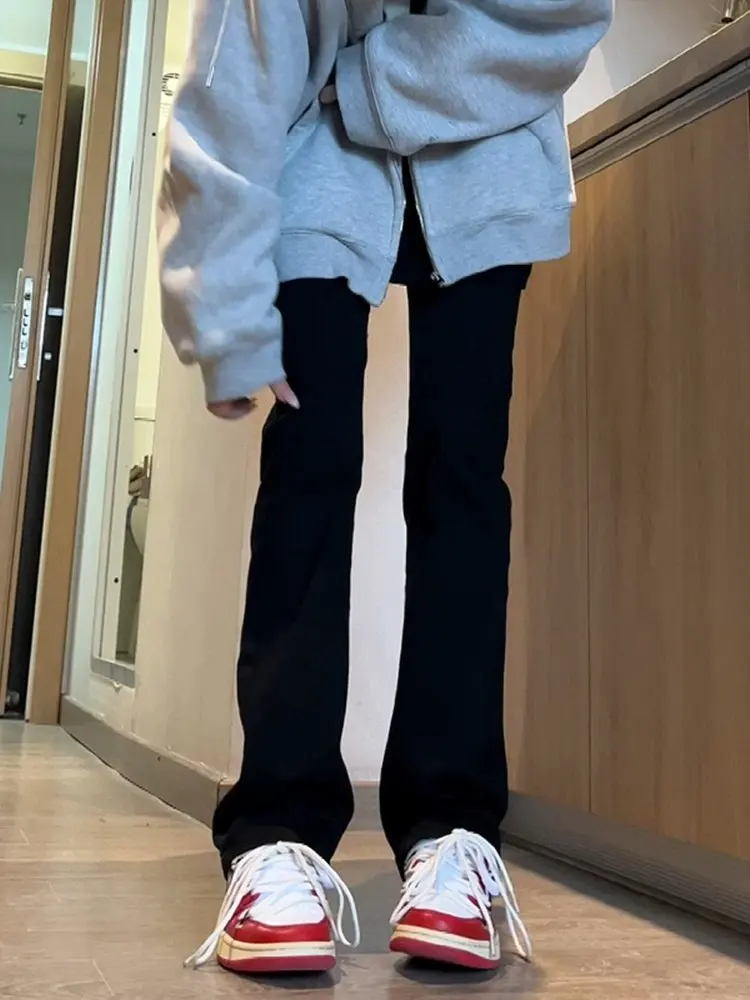 Damskie jeansy bootcut z wysokim stanem, dopasowane, z szerokimi nogawkami, ocieplane polarem, proste, z mieszanki bawełny o wysokiej elastyczności.