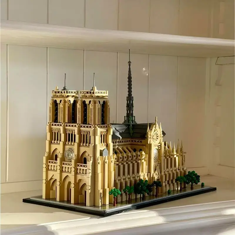 

4383pcs Architecture Landmarks Notre-Dame De Paris Model 10365 Art and Crafts Building Blocks Set Bricks Toys Kid Birthday Gifts