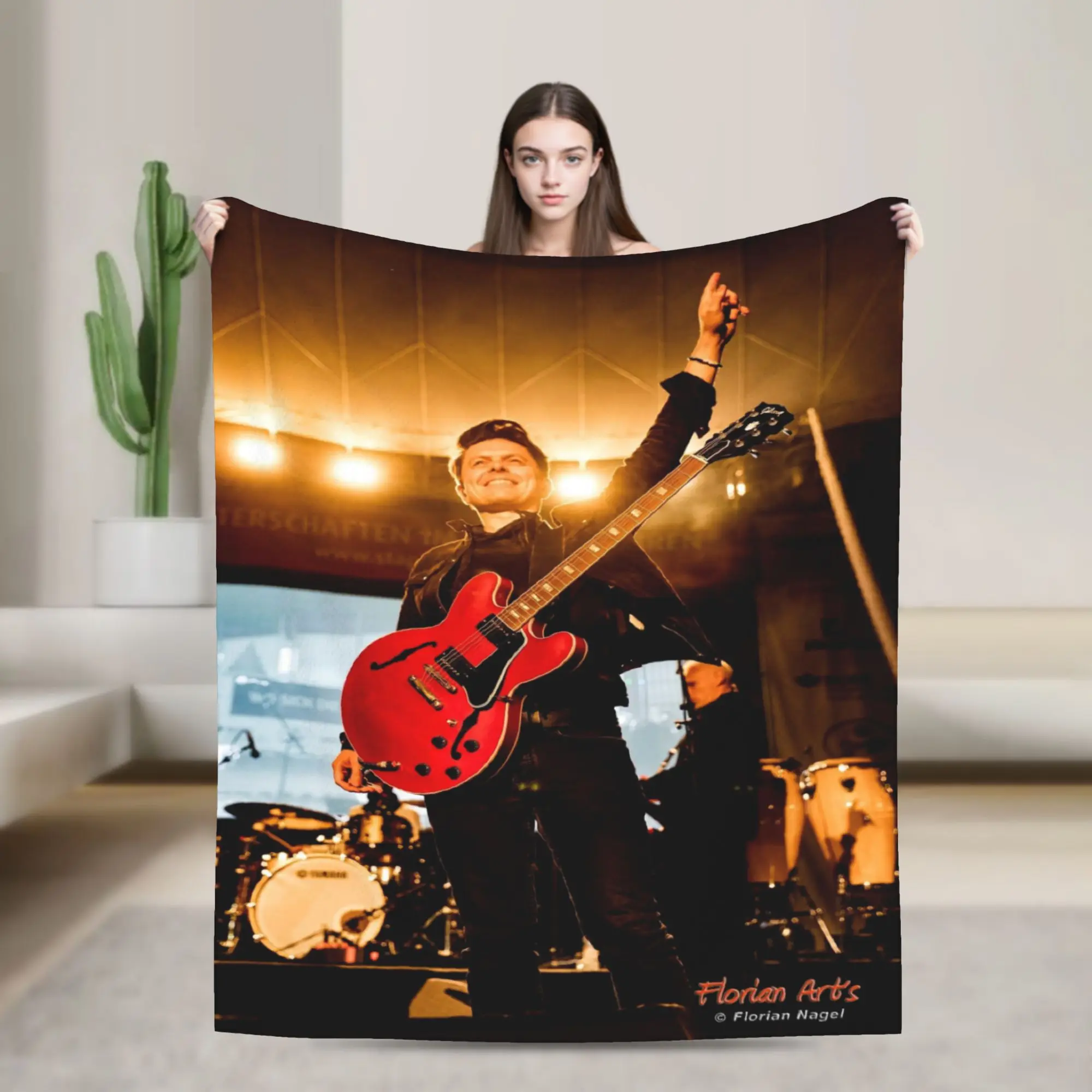 Melting Point BL Throw Blanket for Couch  Fuzzy Soft Plush Blanket 50x60 Inches Multiple Sizes Bedspreads for All Seasons