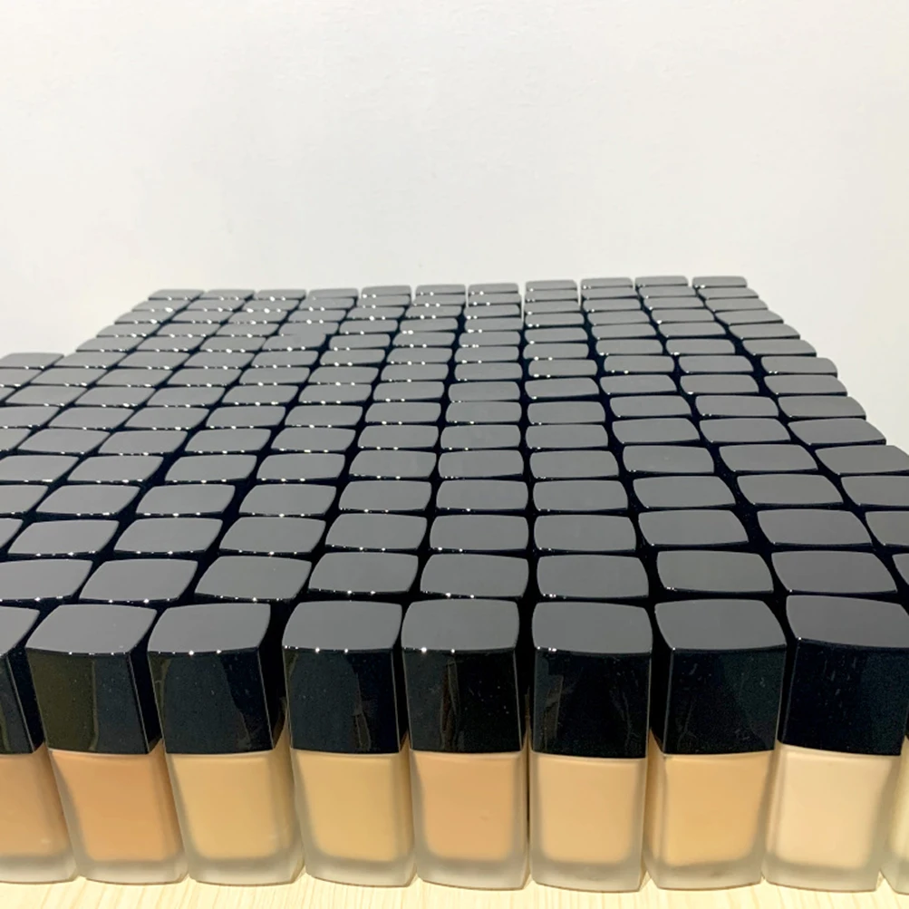 18-color Square Bottle Face Foundation Private Label Full Coverage Smooth Custom Logo Long-lasting Moisturizing Makeup Vegan