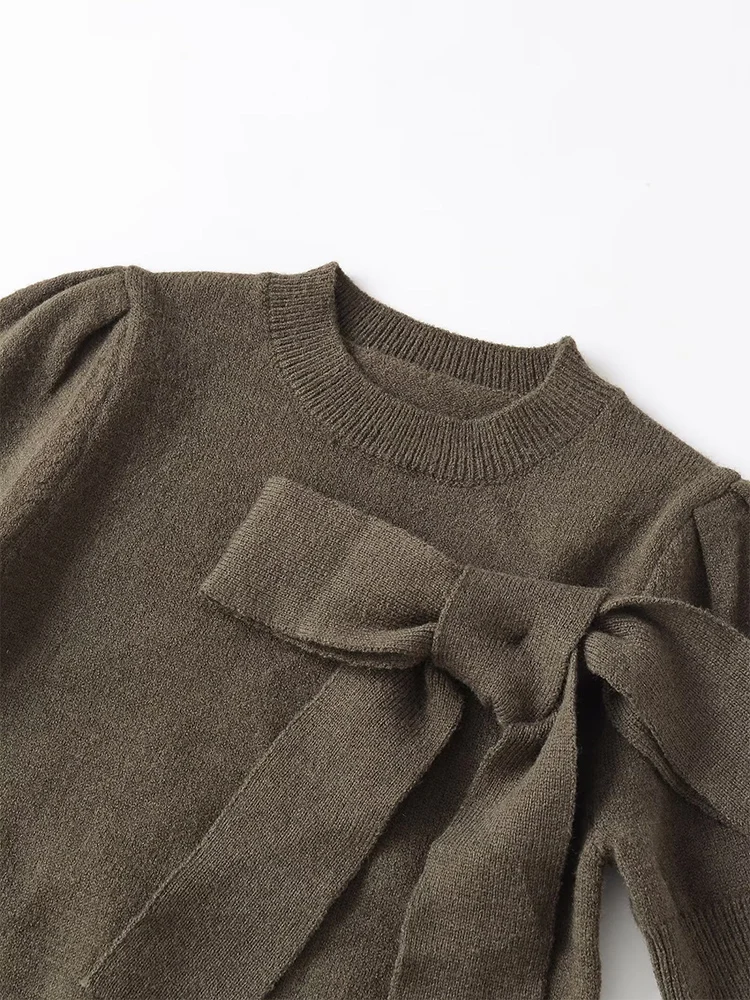 Nuovo top da donna in stile europeo: elegante, versatile, ampio, con dettaglio fiocco e scollo rotondo, maniche corte.