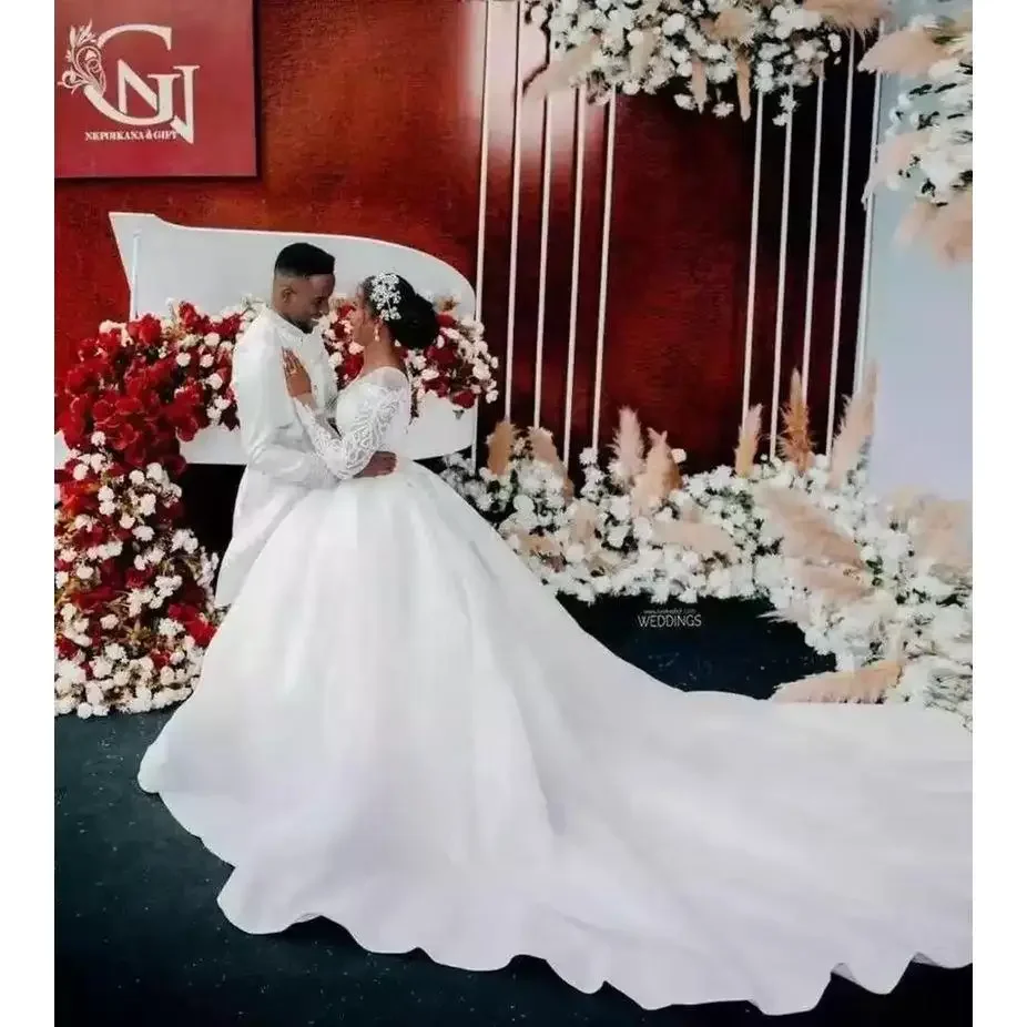 Maßgeschneidertes Ballkleid-Hochzeitskleid, Brautkleider, lange Ärmel, U-Ausschnitt, Applikation, Perlen, Brautkleider in Übergröße