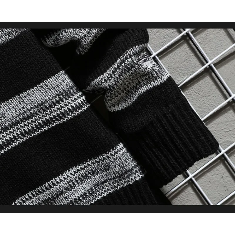 2024 Autumn and Winter New Sweater Round Neck Fashionable Warm Pullover for Men and Women Striped Sweaters