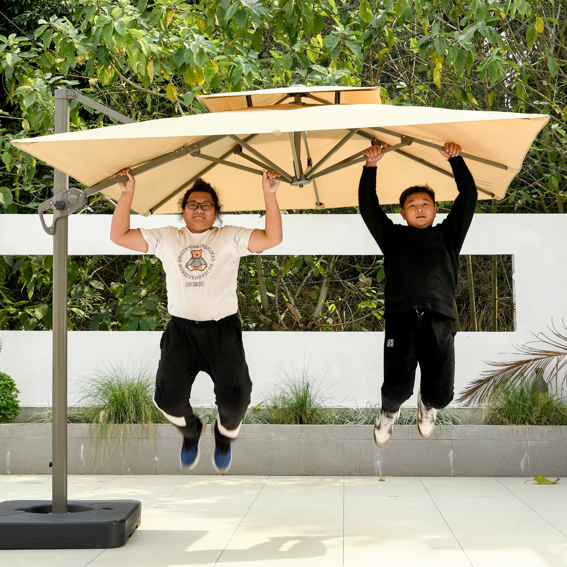 Custom Logo Modern Design Foldable Cantilever Umbrella Base Waterproof for Outdoor Dining Park Beach Hotel & Gym Hospital