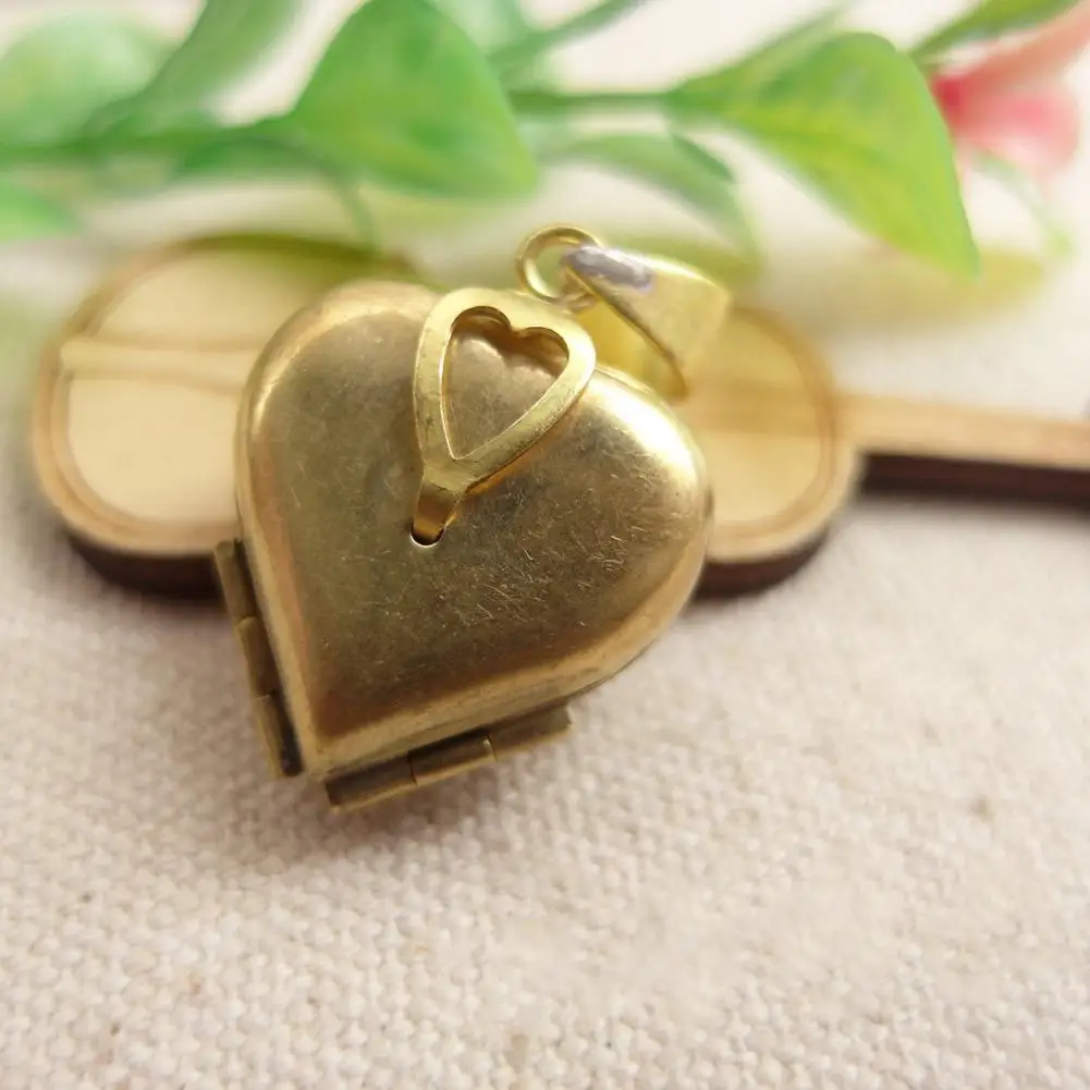 Wife Promise Necklace Personalized Love Heart Locket Necklace with 4 Photo Holders Four-leaf Clover Pendant Charm Gold Plated
