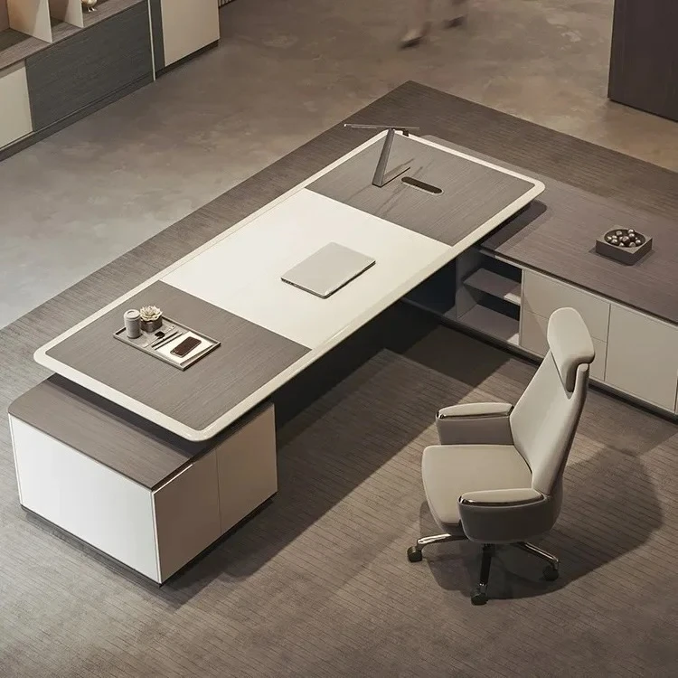 

Комплект мебели для кабинета руководителя: роскошный, простой, современный, высококачественный стол и кресло для руководителя.