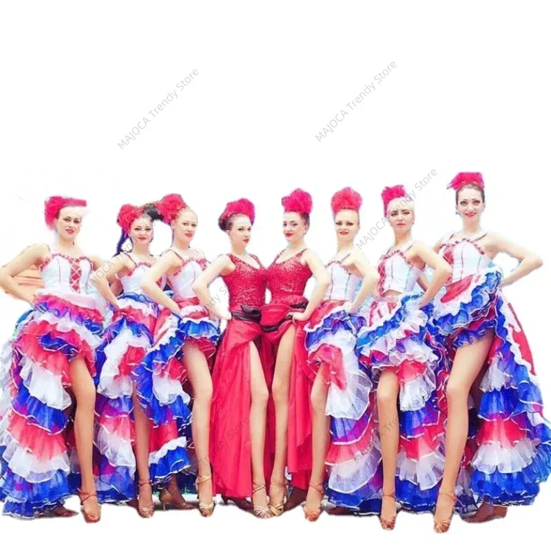 Traje de baile con apertura, vestidos de lata francesa, tocados, puesta en escena Cancan, mujeres