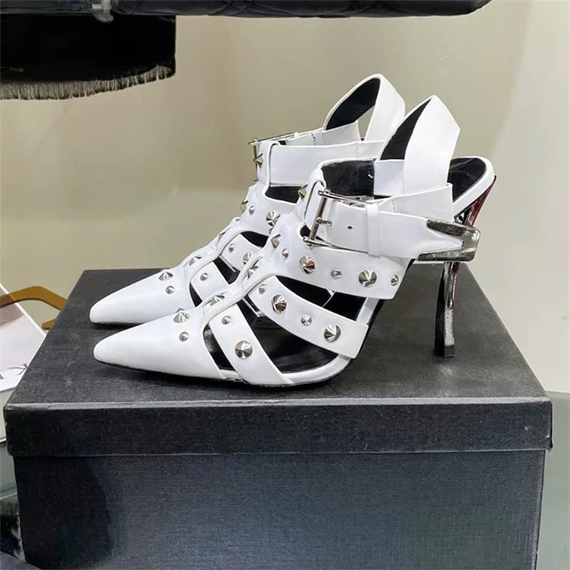 Sandalias romanas con remaches de estilo Punk para mujer, zapatos de cuero con hebilla ahuecada puntiaguda, de 10cm tacones altos, tacones finos de Metal, moda