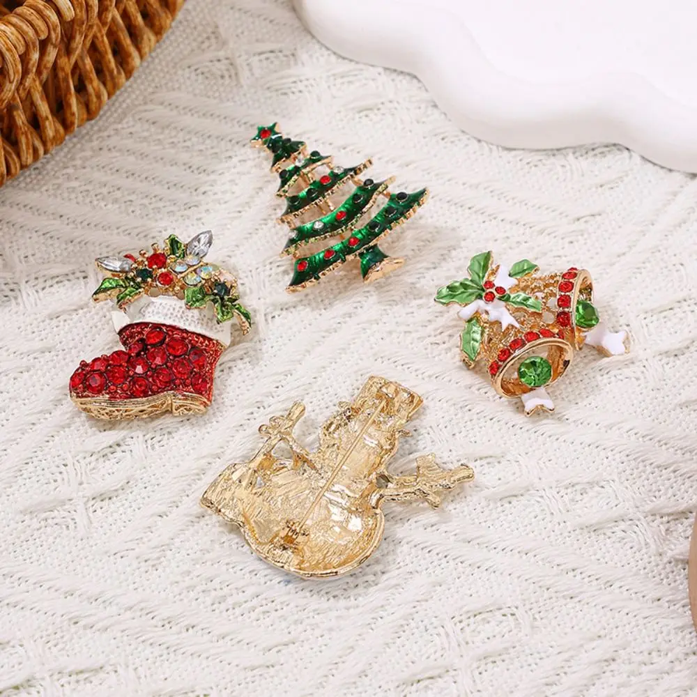 Spille con strass smaltati stile coreano Distintivo Regalo di Natale Spilla di Natale Accessori per vestiti in lega Spilla con pupazzo di neve Regalo