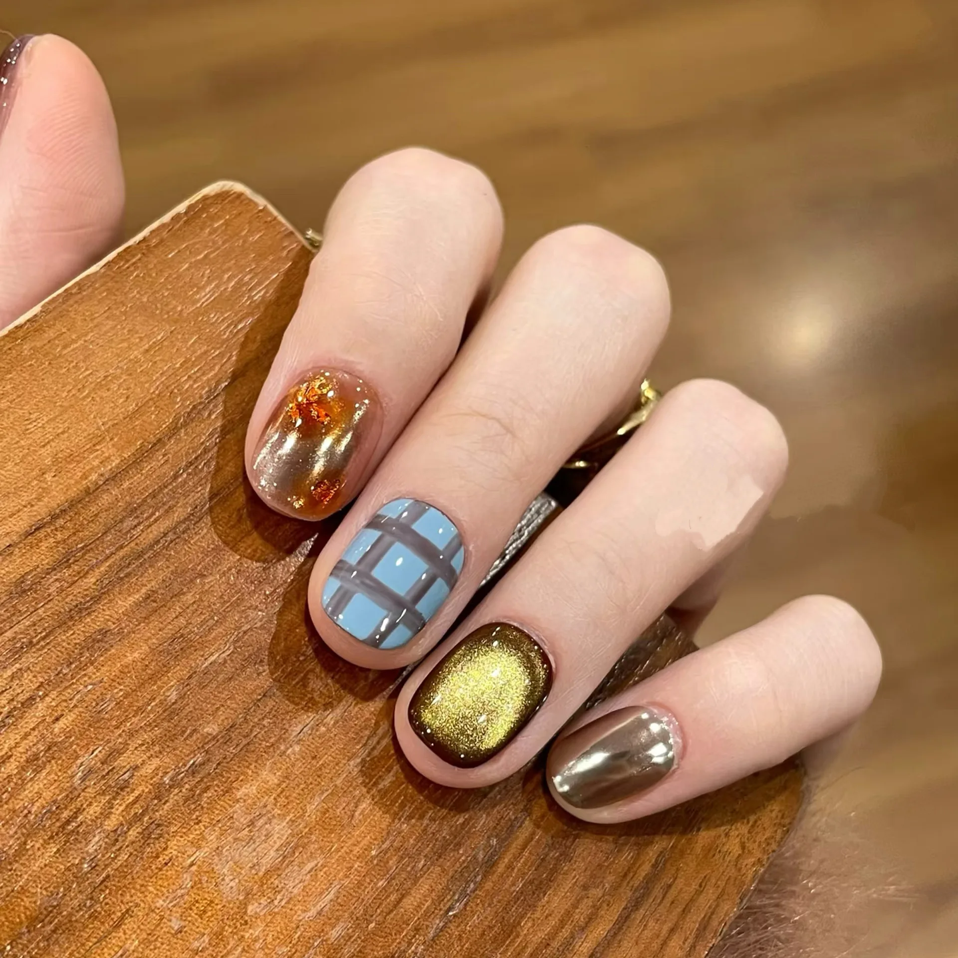 

10Pcs Handmade Short Press On Nails Cat Eye Brown Halo Dyeing Grid Pattern Design French Fake Nails Wearable Nails Art Tips Girl