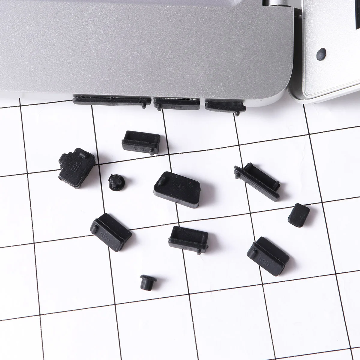 

13Pcs Silicone Dust Plug USB Port Protector Port Cover Moistureproof for Laptop Mobile Power Computer Various Colors