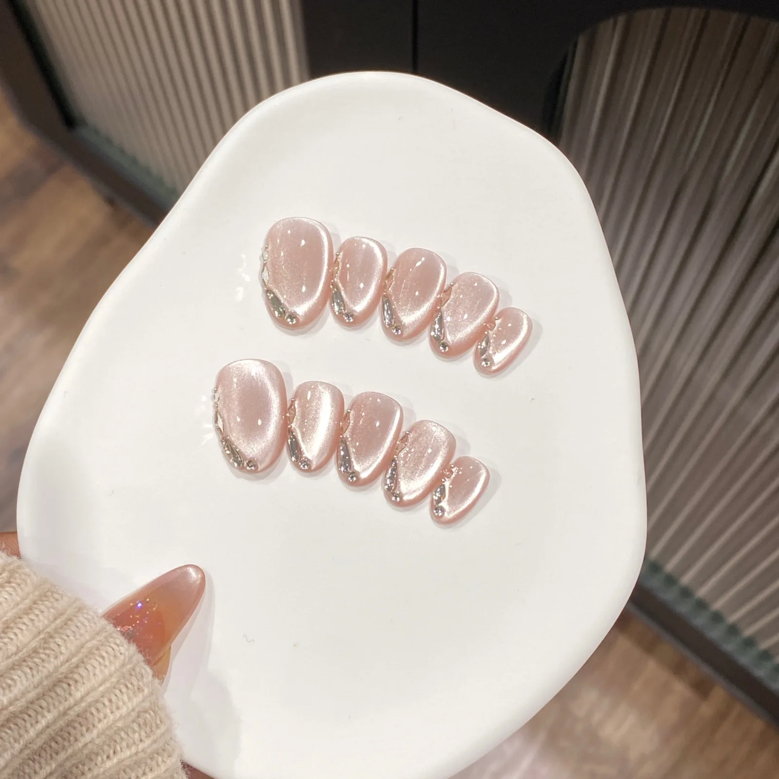 

10pcs Nude Pink Cat Eye Handmade Press on Nails Metallic Gold Foil Line Tiny Rhinestone False Nail Almond Fake Nail for Women