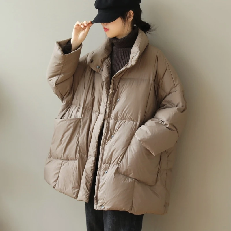 

Свободный крой, белый ду-пух Jaet, легкий, мягкий, уютный воротник-стойка, женская верхняя одежда больших размеров с эффектом похудения для больших размеров...