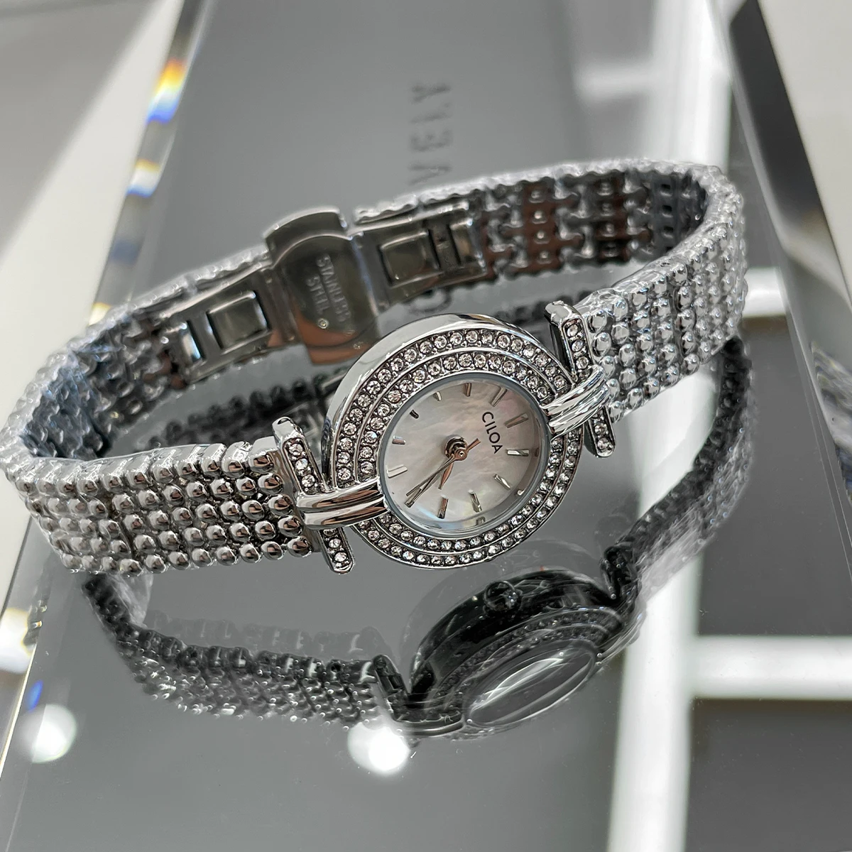 

CILOA New Women's Light Luxury Fashion Quartz Watch - Stainless Steel, Full Diamond, Waterproof