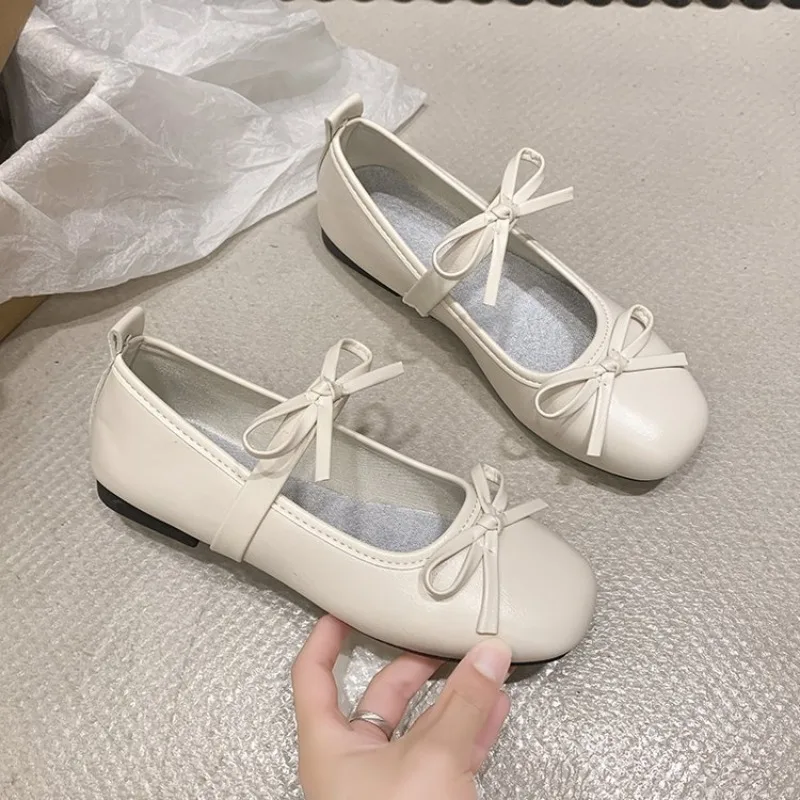 2026Women's Leather Slip On Loafers Fashion Bowknot Low Heel Soft Sole High Heels Japan JK Campus Student Casual Versatile Shoes