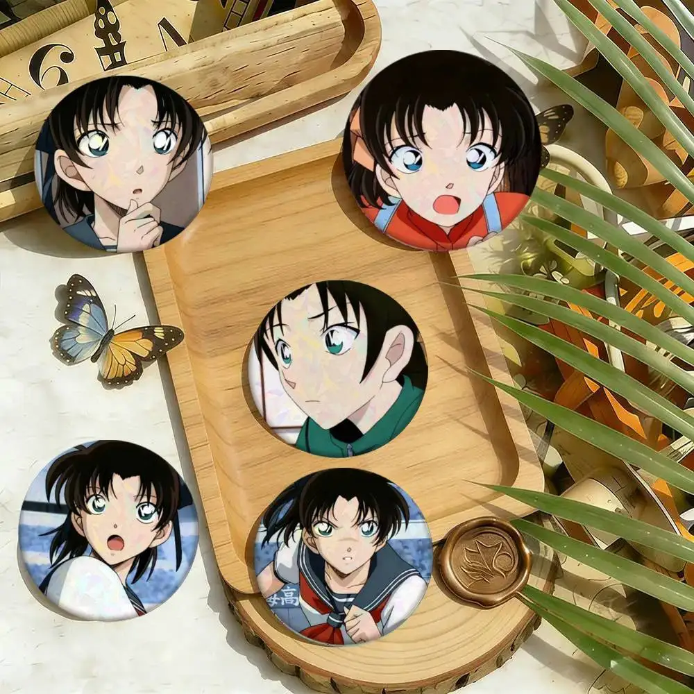 Pin redondo de anime Kazuha Toyama para cosplay, decoración de bolsos, regalo para fans y amigos, broche, souvenir