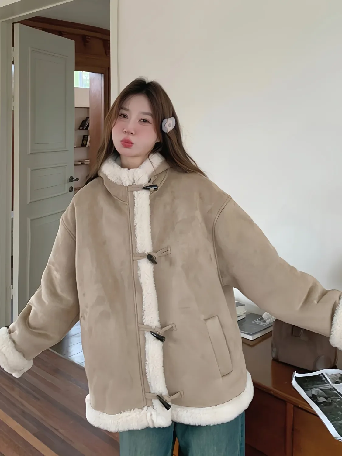 

Женская шерсть ягненка и матовая отделка на пуху, тусклая поверхность, не глянцевая, внешняя, на плоской подошве, без блеска, для женщин, из необработанной кожи