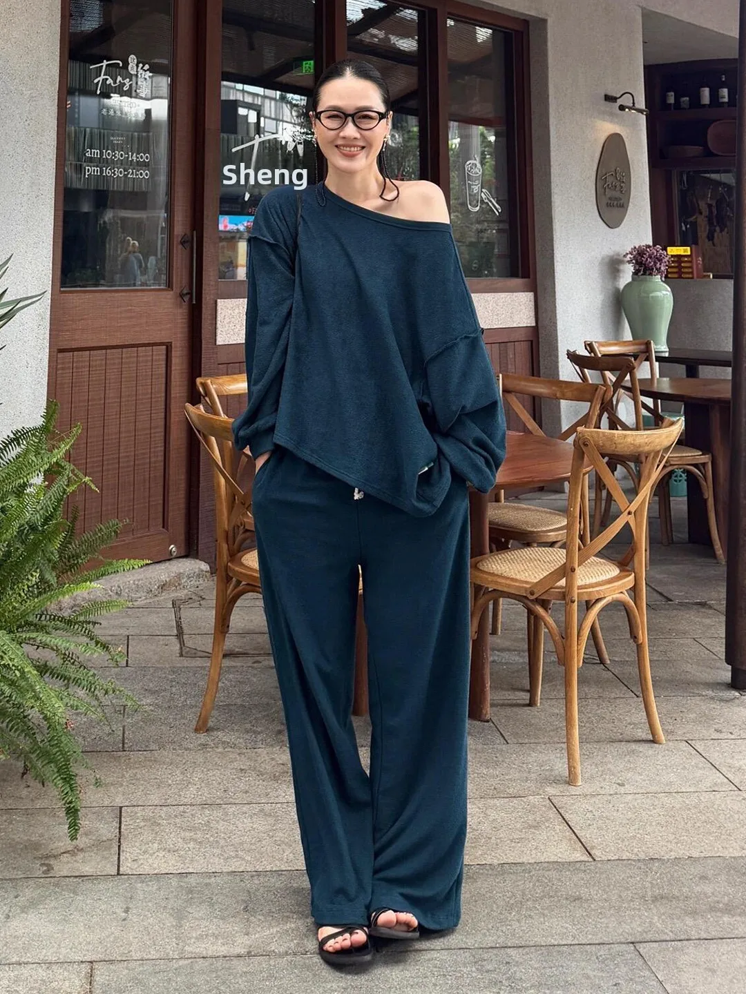 Ladies' Fleece Sweatshirt Set Casual Style One-Shoulder Long Sleeve Wide Leg Pants Two-Piece Autumn Collection Fashion Set
