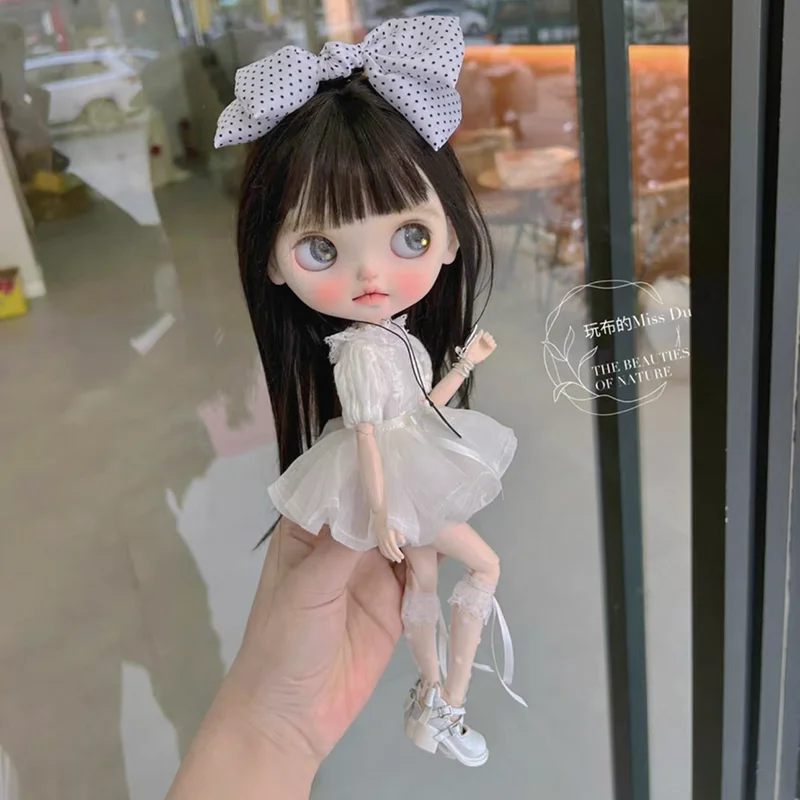ICY DBS Blyth 인형 옷 달콤한 흰색 탑 + 보우 플리츠 스커트 세트 귀여운 레이스 양말 19 관절 OB24 Azone 인형 데일리 드레스 옷