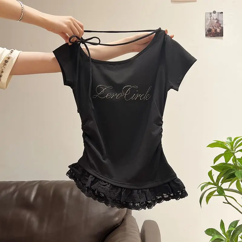 الكورية نمط الصيف جديد سليم صالح تي شيرتات قصيرة الاكمام المرأة الكتف عارية الدانتيل تقليم هملين قطري طوق بلوزات صغيرة 2025