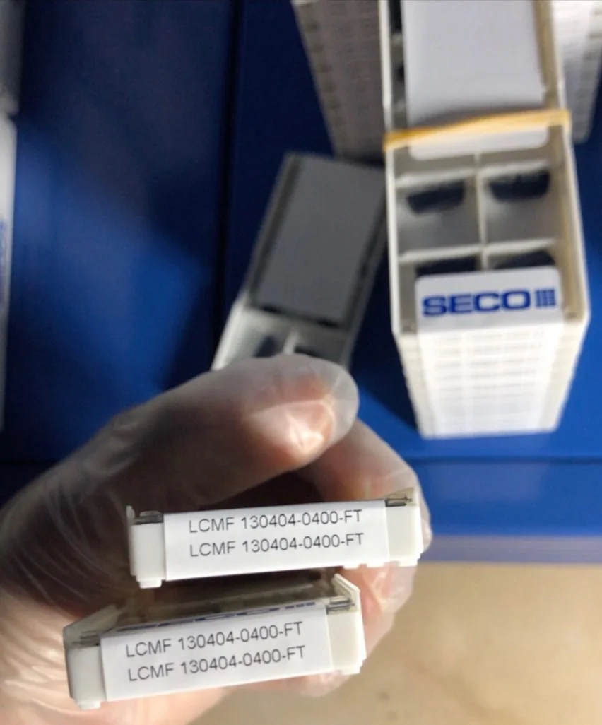 

Hard alloy cutting blades LCMF130404-0400-FT TGP25