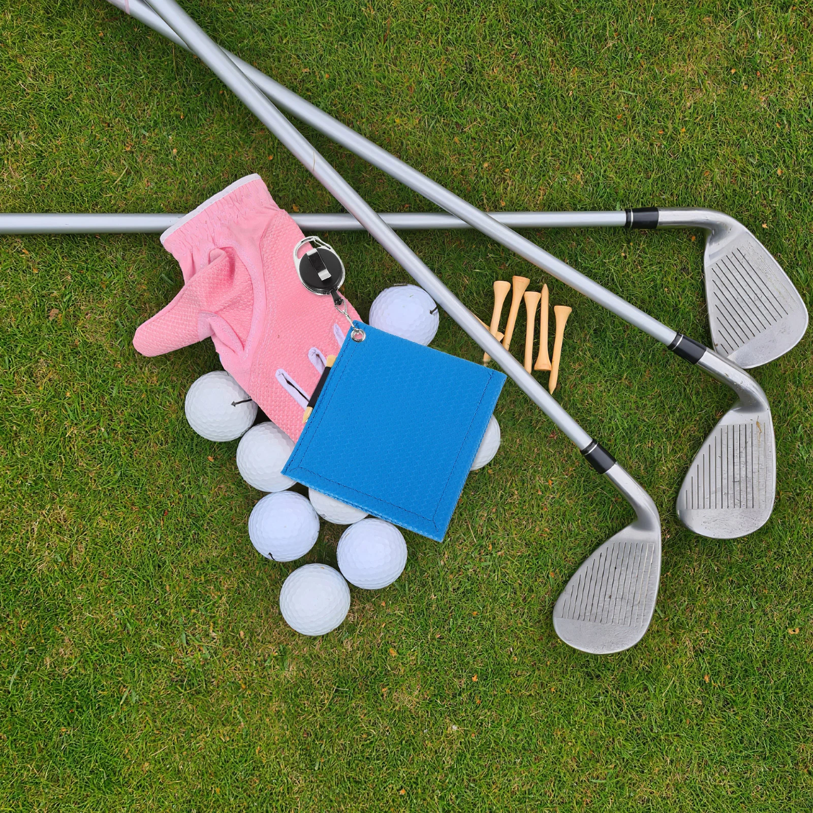 

Golf Cloth Cleaner Towel Retractable Cord Made of PU Portable for Golf Clubs Bags Accessories Cleaning Purse Balls Cleaner