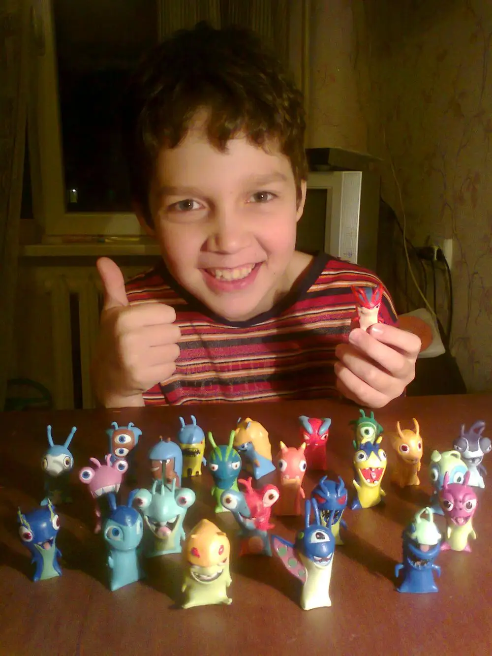 24 ชิ้น/เซ็ต Slugterra Action Figures ของเล่นประมาณ 3-4 ซม.มินิอะนิเมะของเล่นตุ๊กตา Slugs เด็กเด็ก