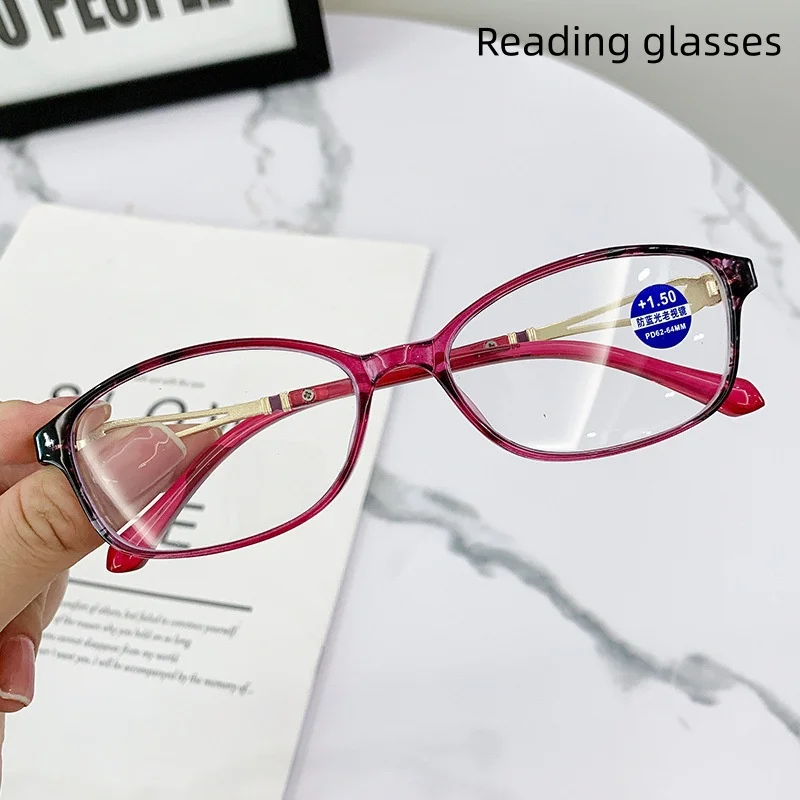 Women's Fashionable Oval Small-Frame Reading Glasses for Daily Wear by Middle-Aged and Elderly People