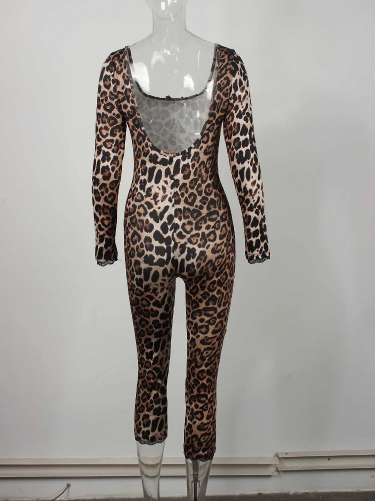 بدلة قفز جديدة أنيقة وحارة للفتيات لعام 2025 بطباعة الفهد للتخسيس ومثيرة برقبة على شكل حرف U وأكمام طويلة