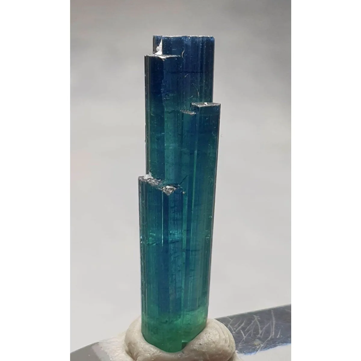 Brazilian Elbaite Rough Mineral Crystals, 10g 5-15mm Natural Tones, Specimen Box for Craft Projects & Mineral Display