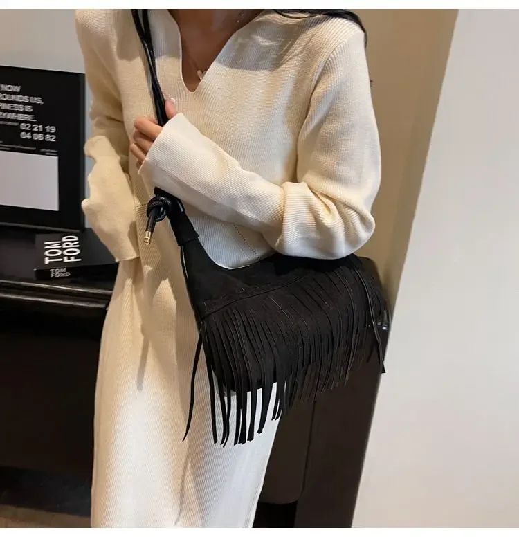Retro Casual Elegant Temperament Commuting Pure Color Simple Tassel Shoulder Phone Storage Bag Woman
