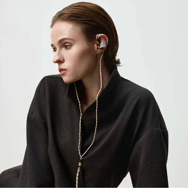 

Наушники EarAcoustic Audio GENESIS F718S HIFI, проводные внутриканальные наушники, чистота звука и максимальная производительность динамического драйвера с балансным разъемом 4,4 мм.