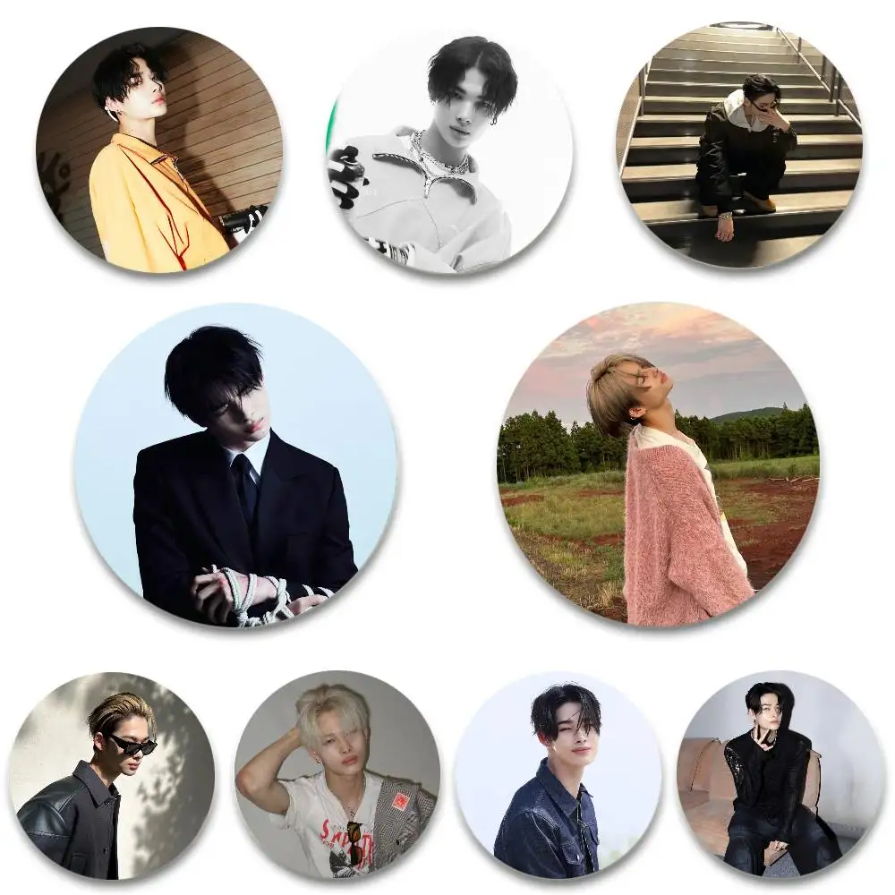 N-Ni-Ki Badges Anim…