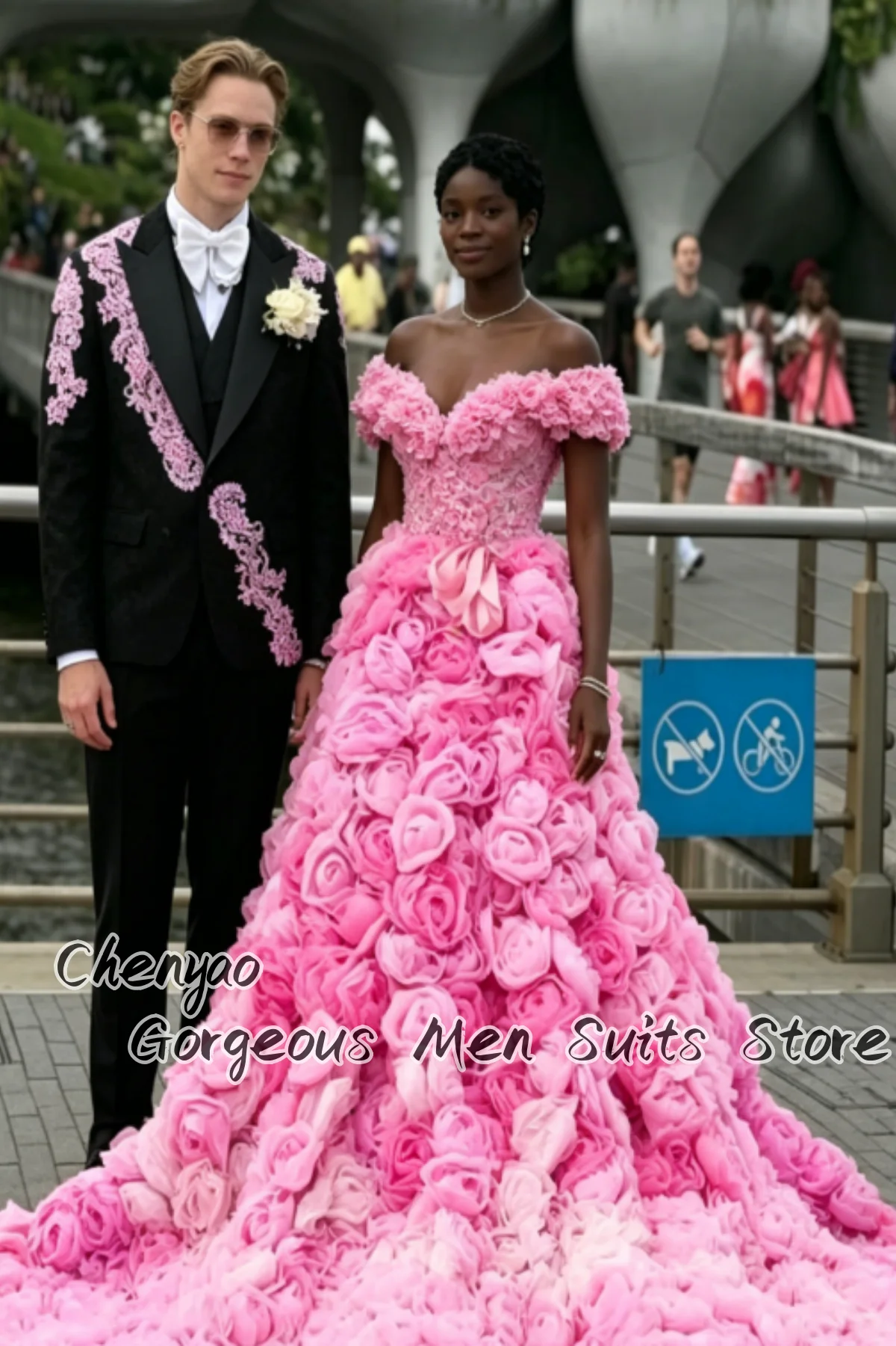 

Luxury Jacquard Embroidery Rhinestone Men Suits Slim Customized Groom Tuxedos 3Pcs Male Blazers Formal Wedding Party ropa hombre