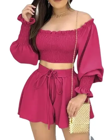 Conjunto de dos piezas de estilo urbano para mujer, camiseta sexy con hombros descubiertos y cuello inclinado, pantalones cortos, traje informal de manga larga, moda de verano