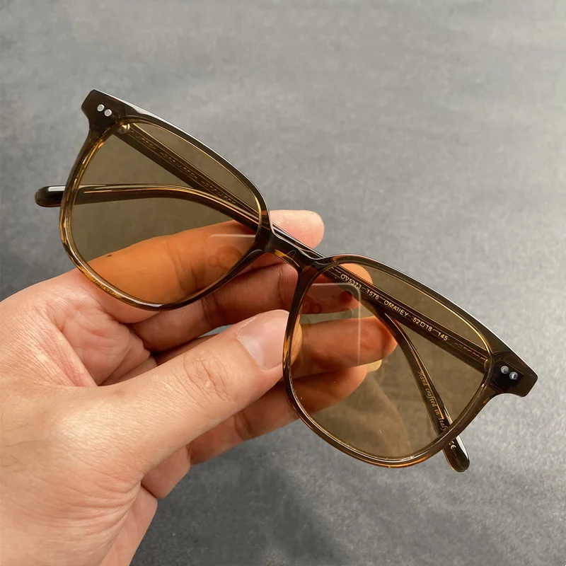 

Polarized Light-colored Sunglasses for Men: Brown Square Frame, Retro Red UV Protection, Light Tea-colored Sunglasses for Women