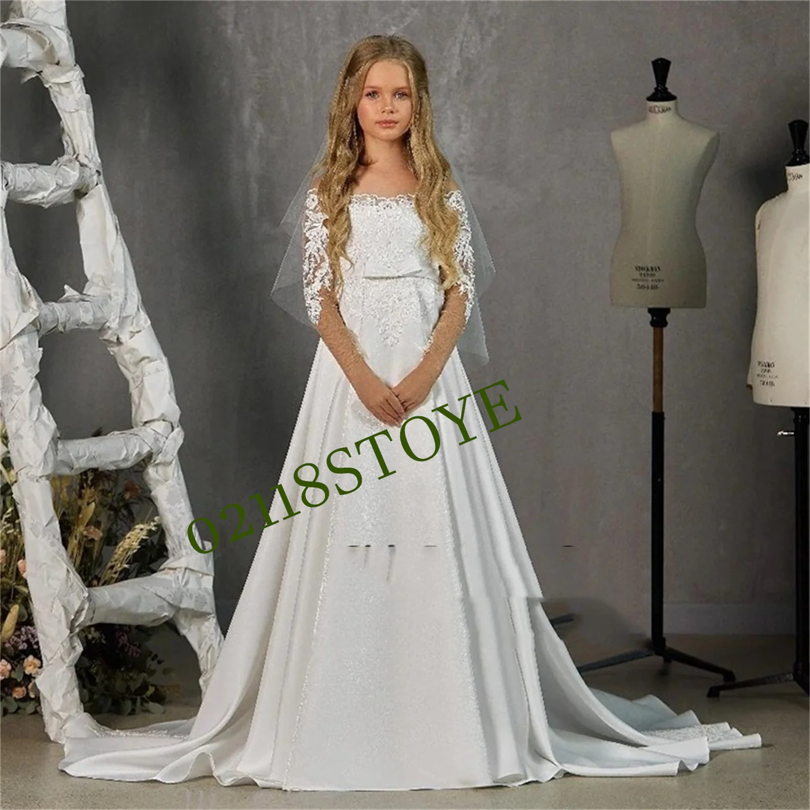 Elegant Boat Neck Long Sleeve Wedding Party Formal Occasion Trailing Flower Girl Dress