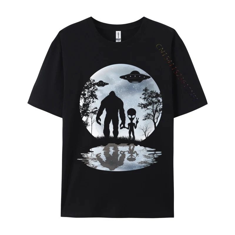 

Casual T-Shirt Alien Bigfoot Moon Sasquatch UFO Extraterrestrial T-shirts Pure Cotton Men Tops Shirts