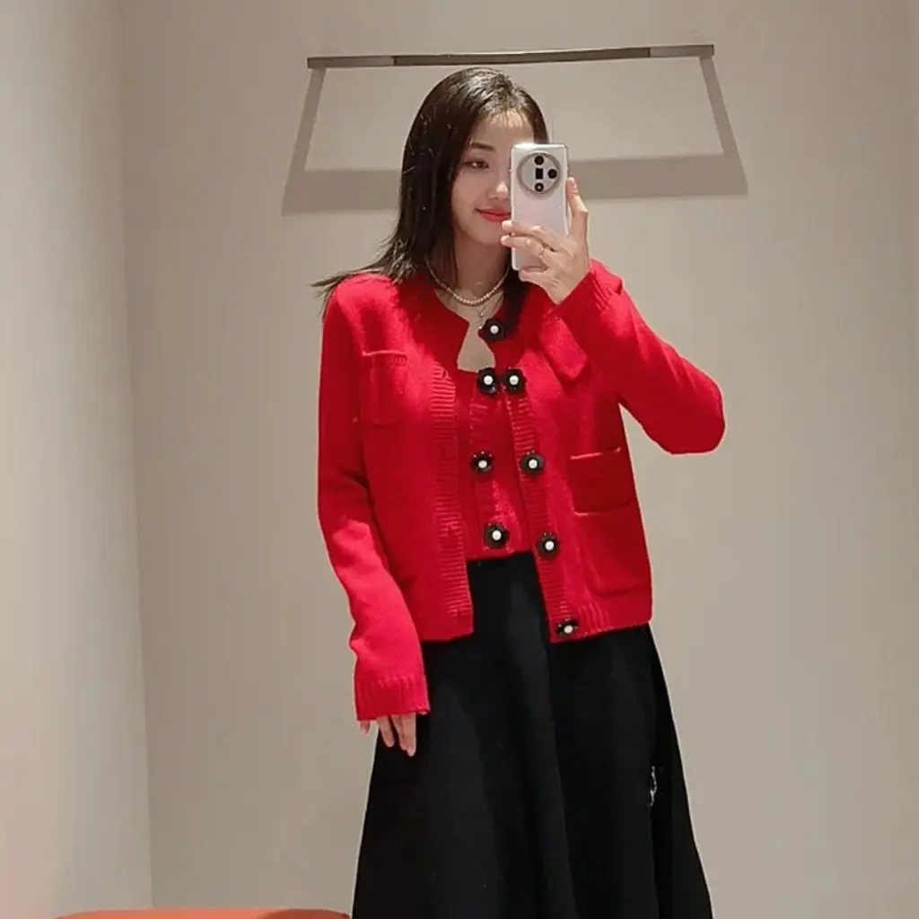 

Women's Red Loose Knitted Cardigan Flower Button Detail round Neck Wool Coat Early Spring Fashion Style