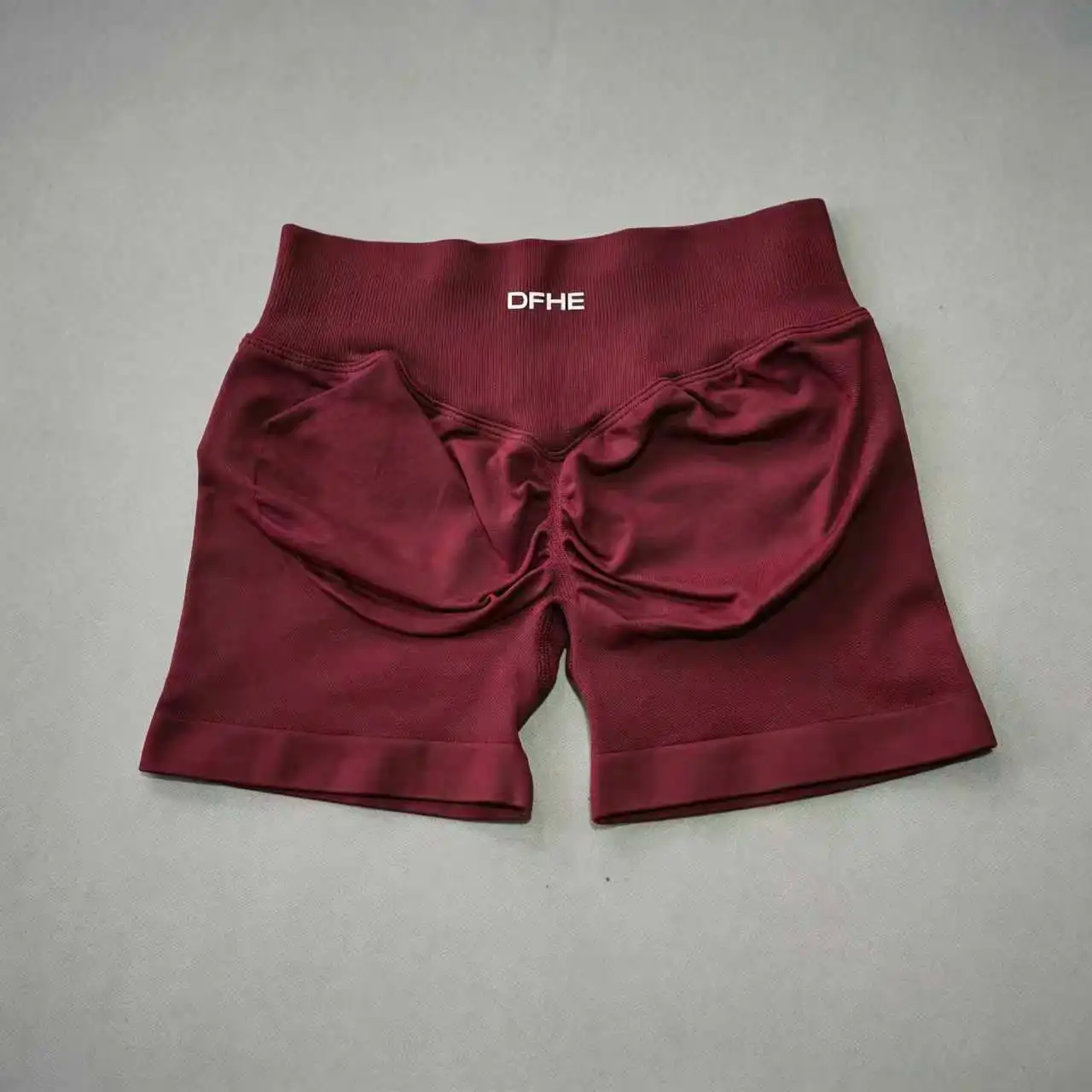Pantaloncini yoga donna in nylon a vita alta