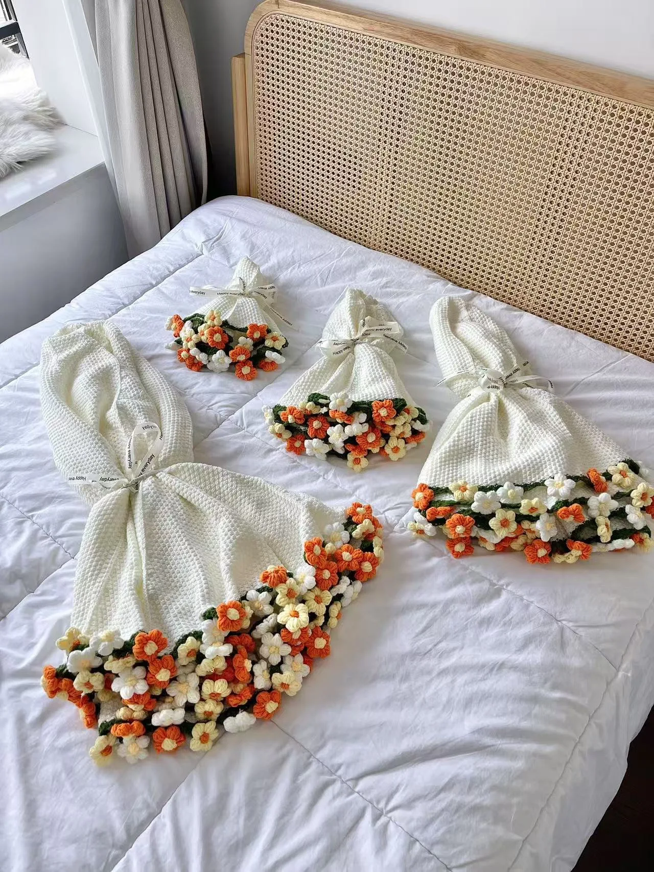 

Handmade Rose Flower Blanket Finied Product Warm Cozy Cotton Tow Blanket for Wedding Anniversary Cisas Practical Gift