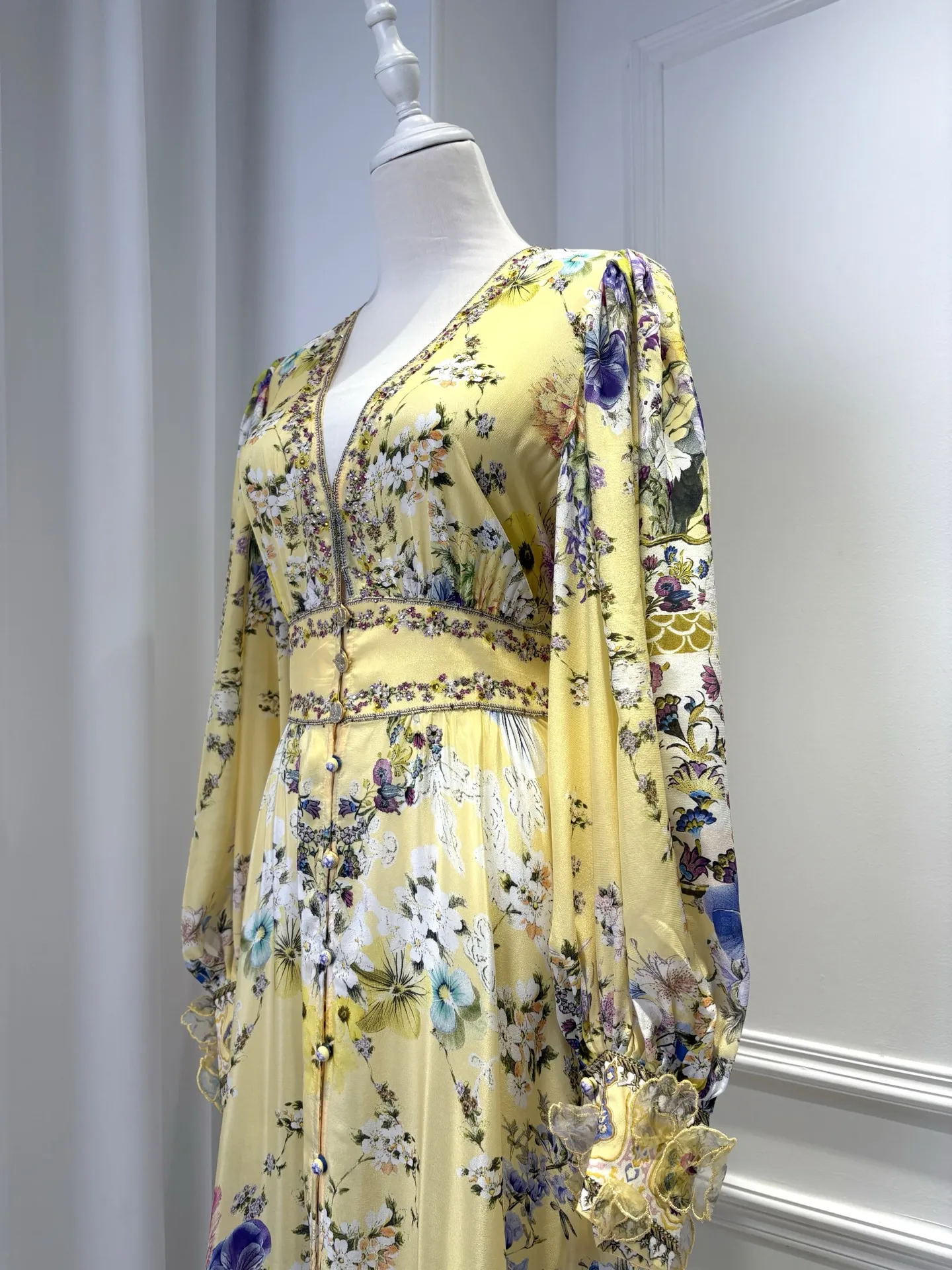 Hot Rhinestone Women 100% Silk Maxi Dress V-Neck Long Sleeve Single Breasted Elastic Waist Floral Print Fashion Yellow Robe