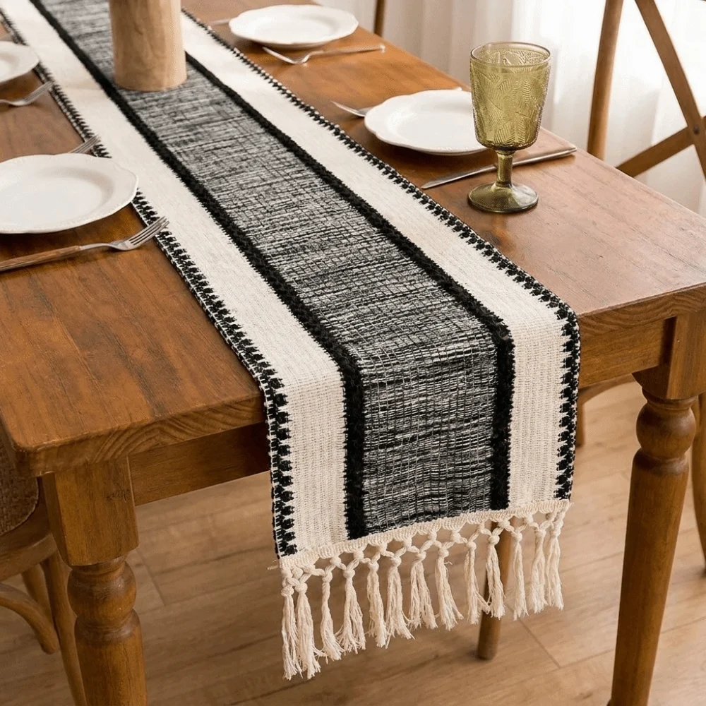 Creative Hand-Knotted Tassel Hollow Out Table Runner Vintage Thickened Long Table Runner Rustic Tablecloth Festive Decoration