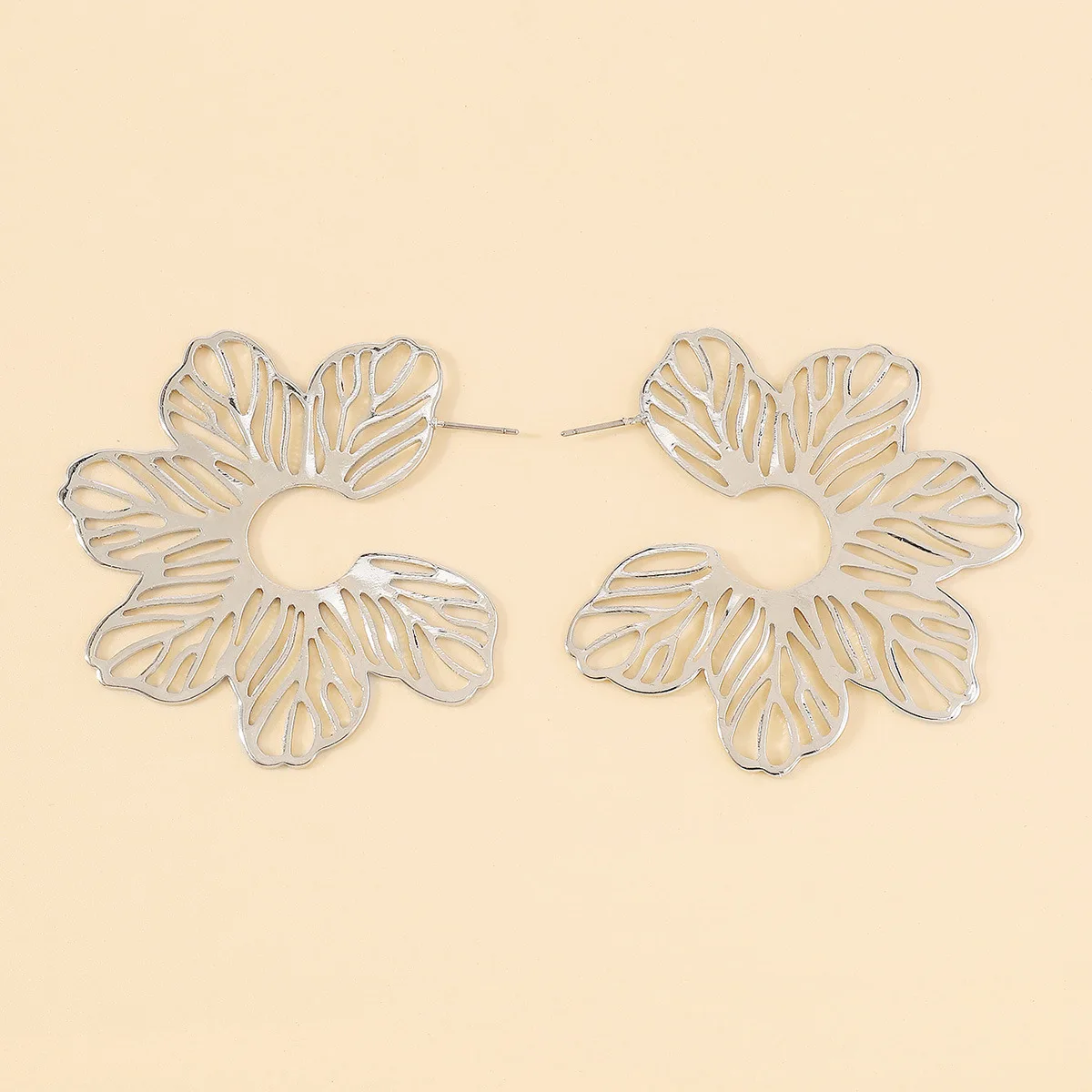 Creative Hollow Big Flower Leaf Metal Drop Earrings For Women New Exaggerated Temperament Gold Color Personality Jewelry