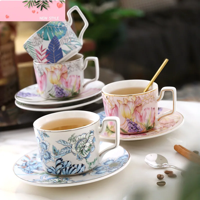 

Европейский роскошный пасторальный керамический набор кофейных чашек, французские элегантные чайные чашки, позолоченная керамическая керамическая кружка для кофе с цветком латте
