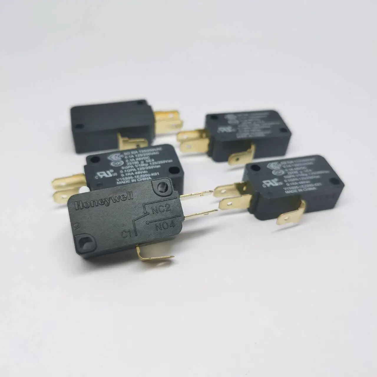 V15S05-1EZ050-K01 O…