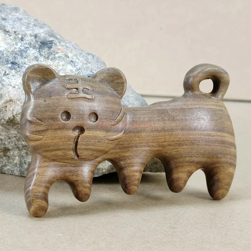 

Wooden Massager Sandalwood Cute Tiger Massage Comb Head Meridian Gua Sha Scalp Relaxation Acupuncture Therapy Wide Teeth Comb