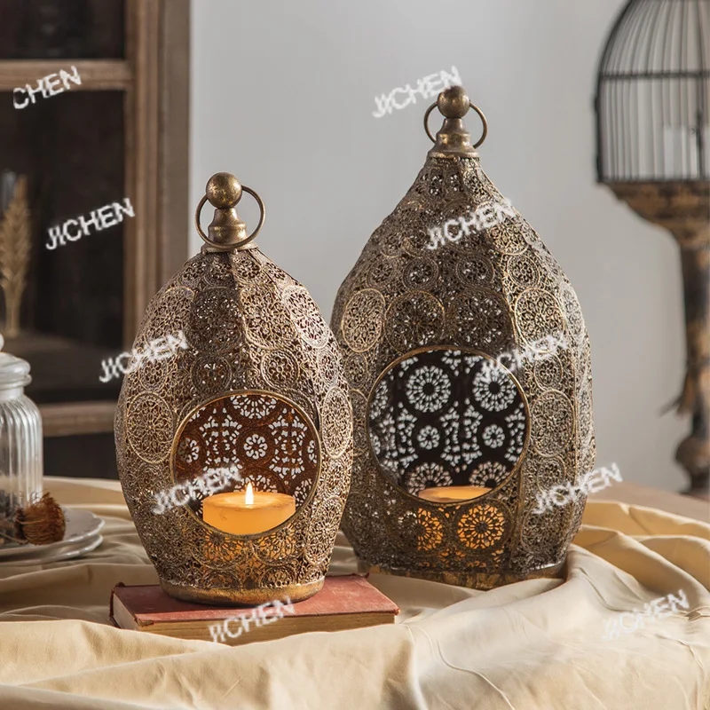 

American hollow carved candlestick retro wrought iron ornament B & B living room entrance atmosphere layout bar jewelry home